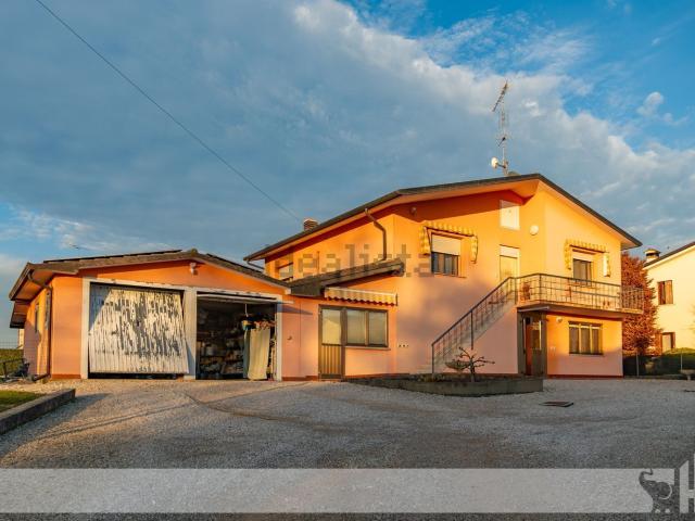 Casa in vendita a Sernaglia Della Battaglia, Veneto