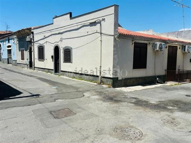 Casa in vendita a Ognina, Catania