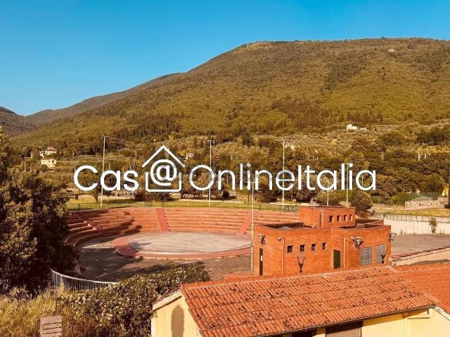 Casa in vendita a Santa Lucia, Prato