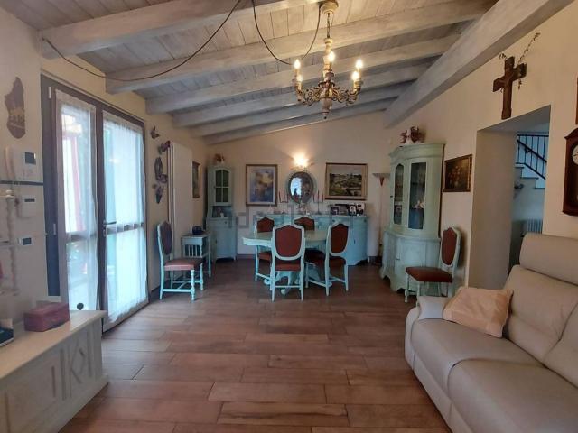Casa in vendita a Vernasca, Reggio Emilia