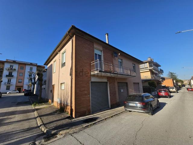 Casa in vendita a Di Contro, Marche