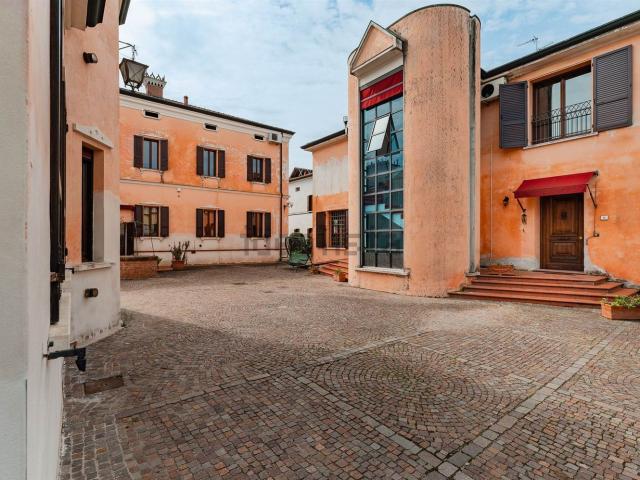 Casa in vendita a Suzzara, Mantova