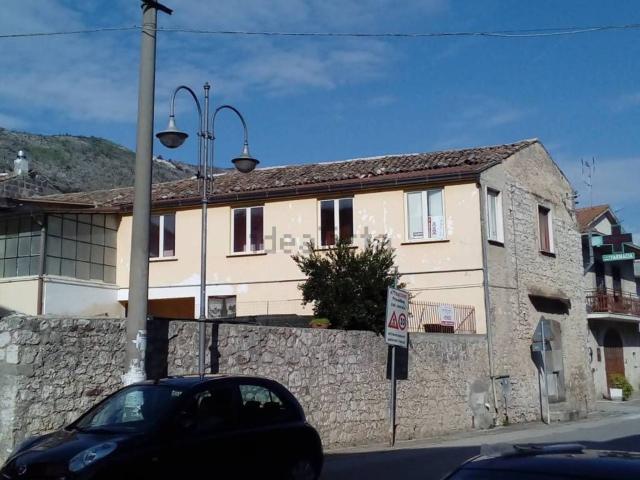 Casa in vendita a Pietravairano, Campania
