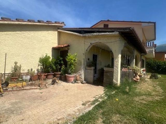 Casa in vendita a Vico Nel Lazio, Lazio