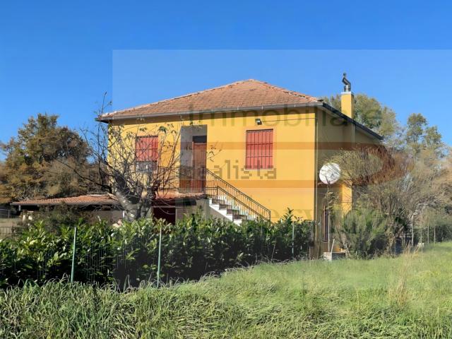 Casa in vendita a Castro Dei Volsci, Lazio