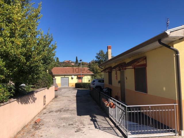 Casa in vendita a Torella Dei Lombardi, Campania