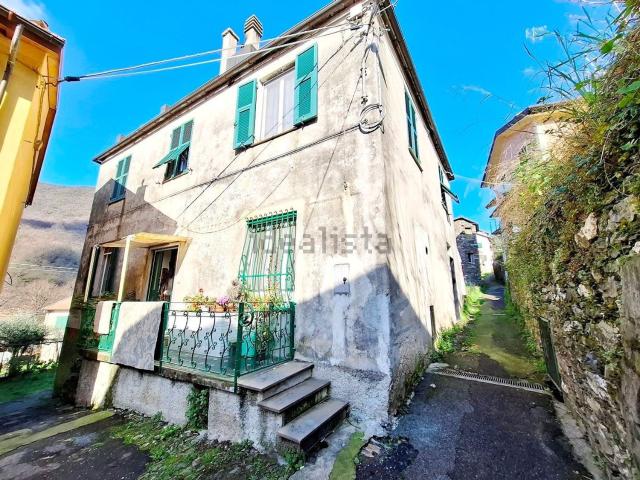 Casa in vendita a Neirone, Liguria