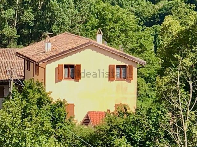 Casa in vendita a Foligno, Umbria