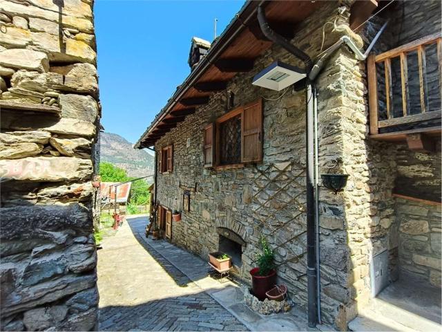 Casa in vendita a Les Combes, Introd
