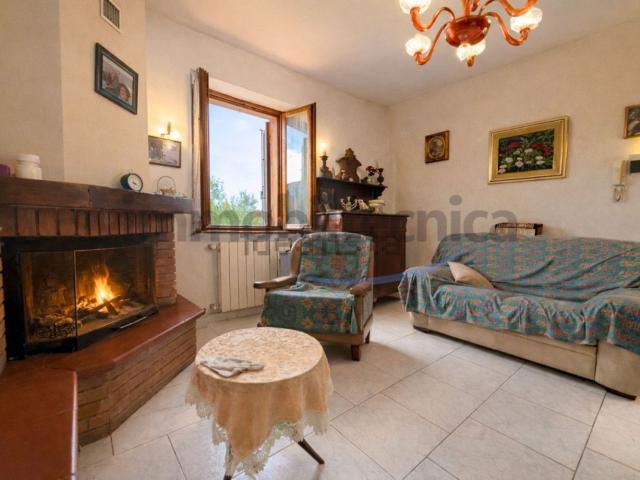 Casa in vendita a Palazzo Del Pero, Toscana
