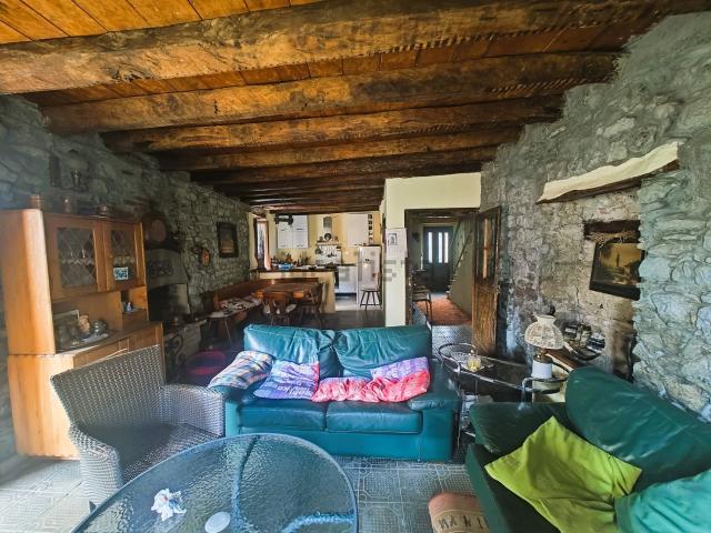 Casa in vendita a Centro Valle Intelvi, Dizzasco