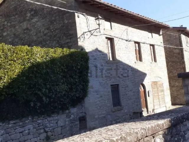 Casa in vendita a Castel San Niccolò, Toscana