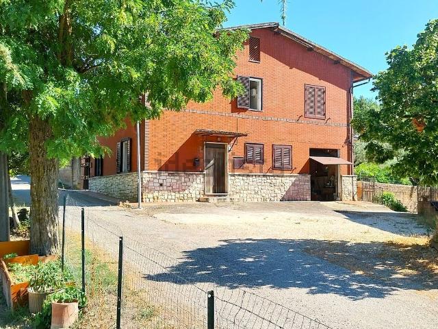 Casa in vendita a Collazzone, Umbria