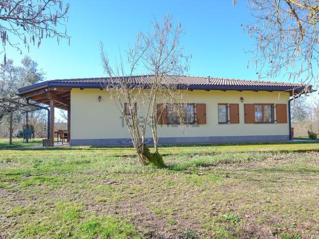 Casa in vendita a Vico Matrino, Capranica