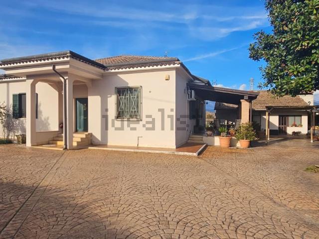 Casa in vendita a Frosinone, Lazio