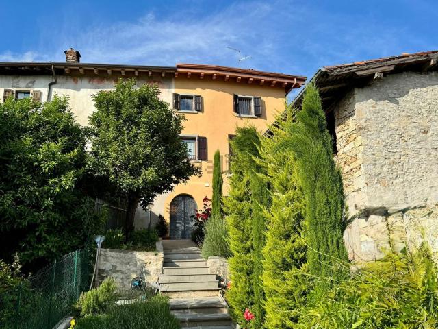 Casa in vendita a Ponteranica, Lombardia