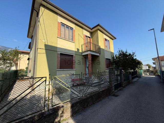 Casa in vendita a Piovene Rocchette, Vicenza