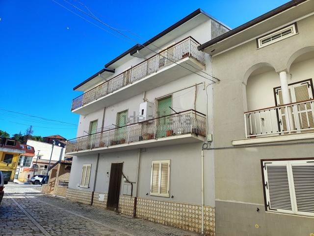 Casa in vendita a Sant'angelo A Cupolo, Campania