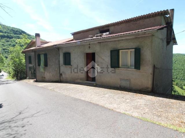 Casa in vendita a Rocca Sinibalda, Lazio