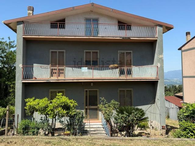 Casa in vendita a Sant'angelo A Cupolo, Campania