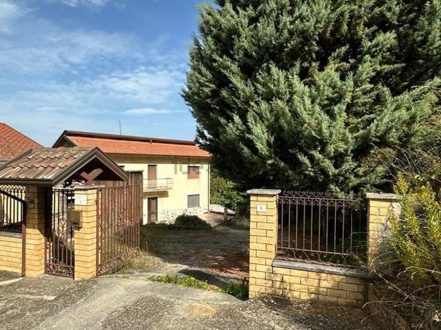 Casa in vendita a Sant'angelo A Cupolo, Campania