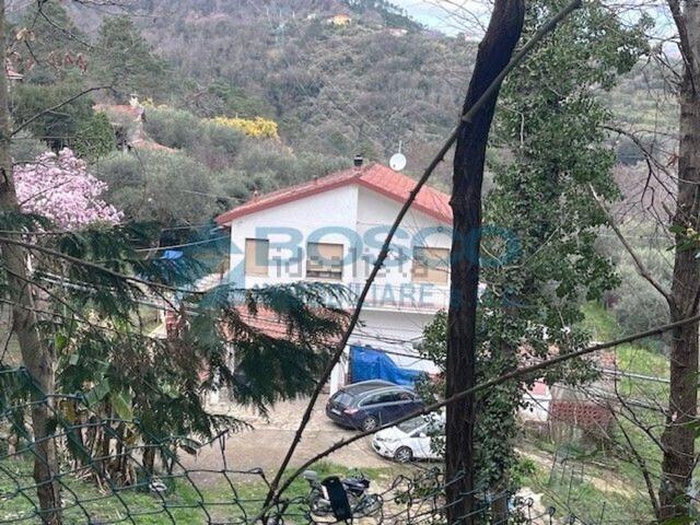 Casa in vendita a Follo, Liguria