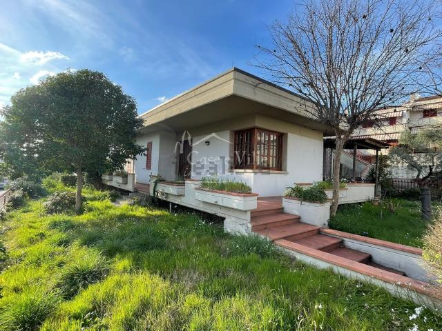 Casa in vendita a Montale Alto, Montale