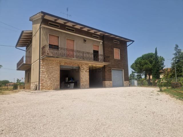 Casa in vendita a San Benedetto, Deruta