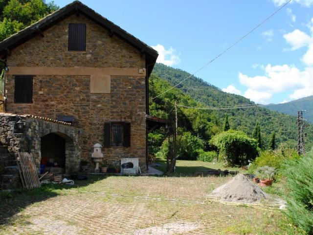 Casa in vendita a Castel Vittorio, Liguria