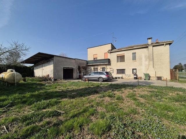 Casa in vendita a Legnago, Verona