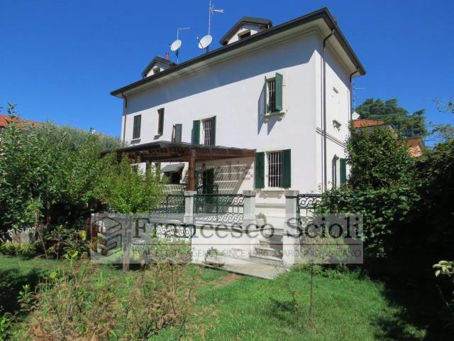 Casa in vendita a Campo Sportivo-Colombara, Saronno