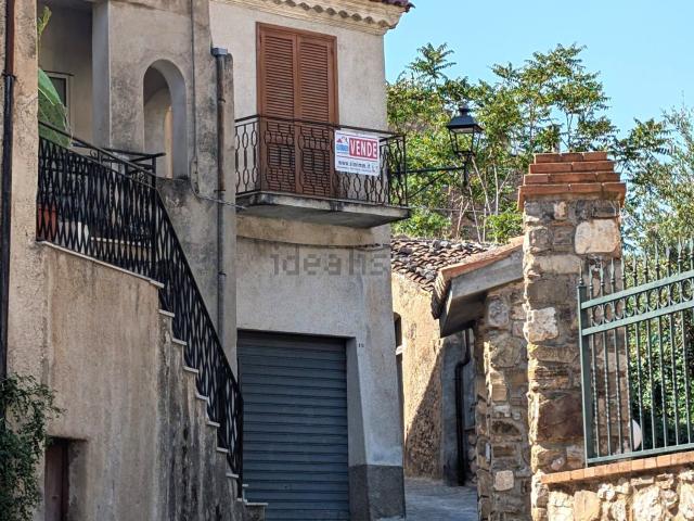 Casa in vendita a Civita, Cosenza
