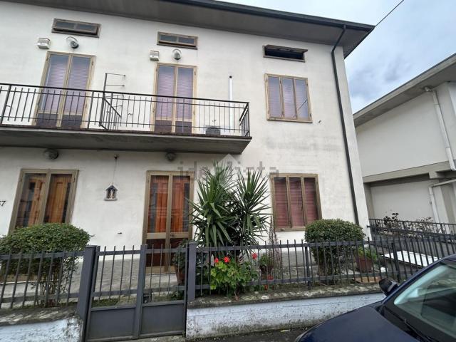 Casa in vendita a Agliana, Toscana