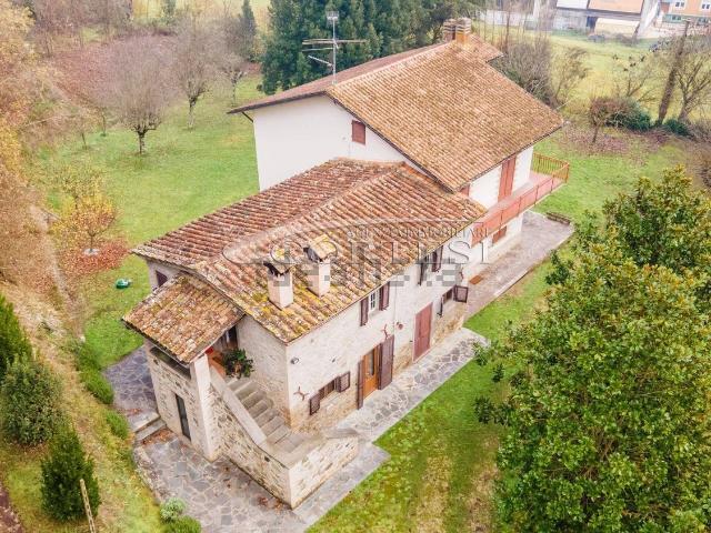Casa in vendita a Fabbrecce, San Leo Bastia