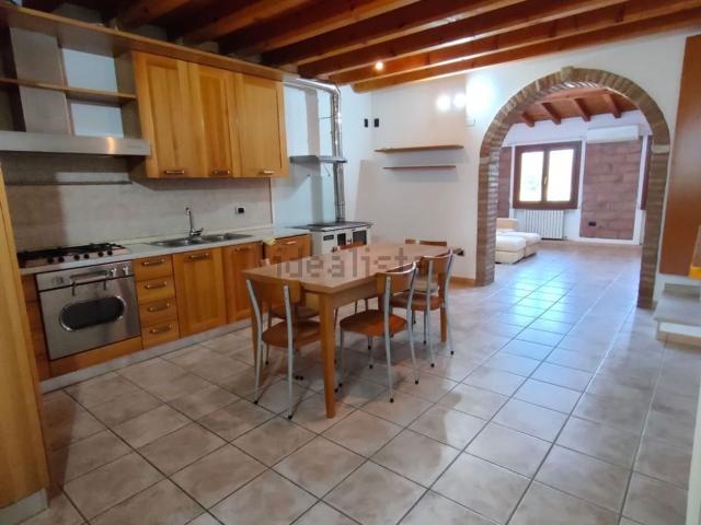 Casa in vendita a Montichiari, Lombardia