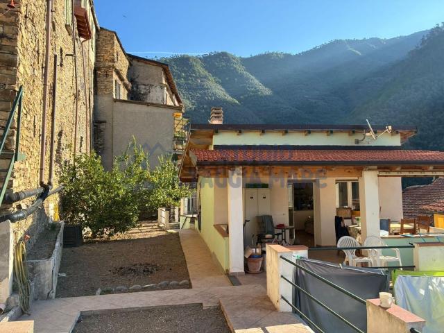Casa in vendita a Badalucco, Liguria