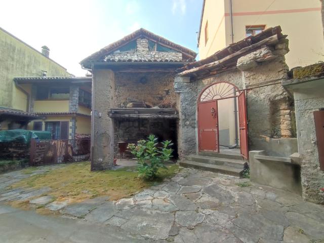 Casa in vendita a Brisino, Stresa