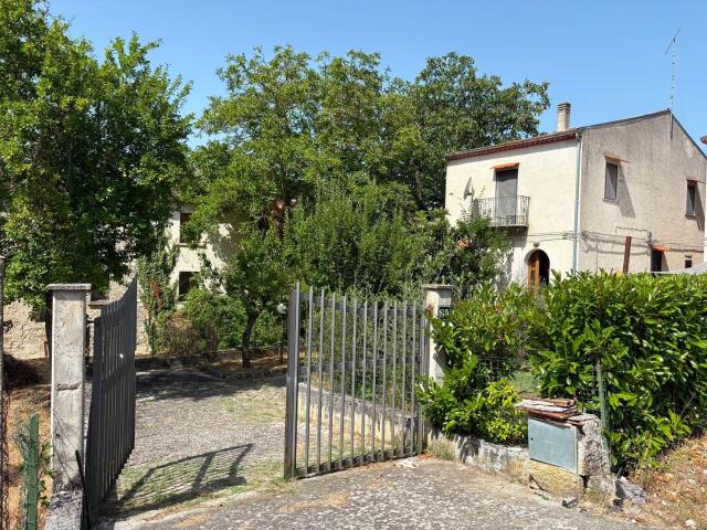 Casa in vendita a Macchiagodena, Molise