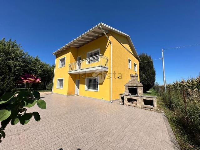 Casa in vendita a Unione Comuni Modenesi Area Nord, Mirandola