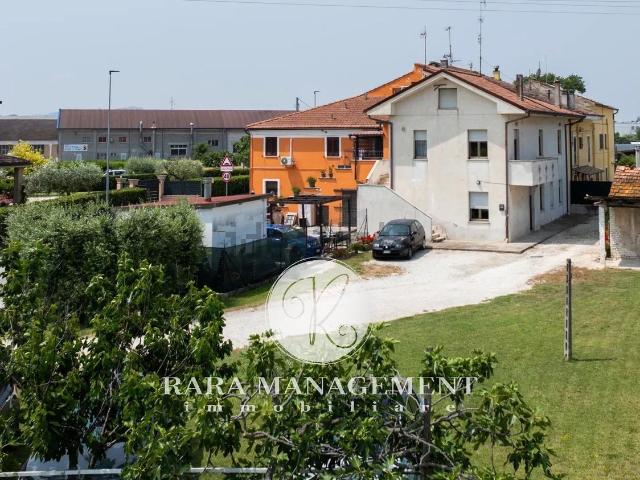 Casa in vendita a Marche, Macerata