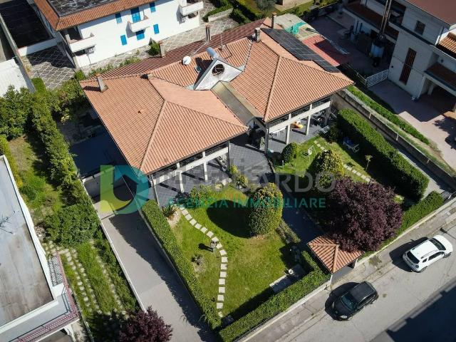 Casa in vendita a Unione dei Comuni della Val Vibrata, Martinsicuro