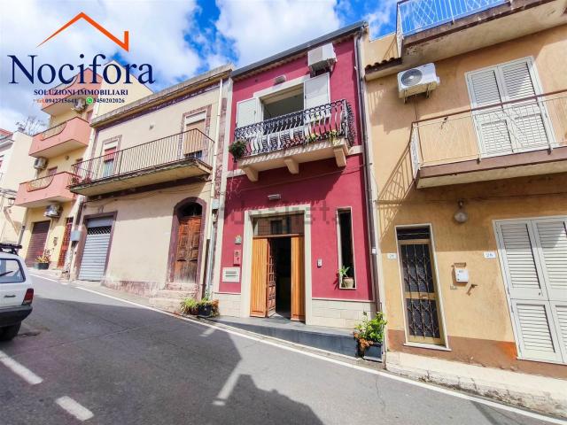 Casa in vendita a Nizza Di Sicilia, Sicilia