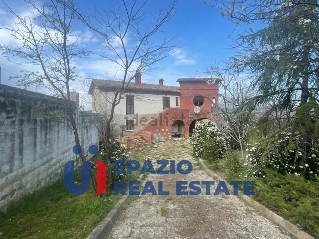 Casa in vendita a Collecorvino, Abruzzo