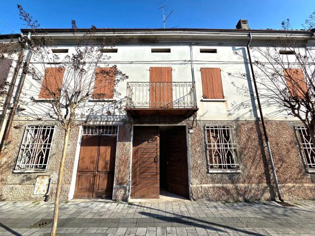 Casa in vendita a Bassa Reggiana, Re