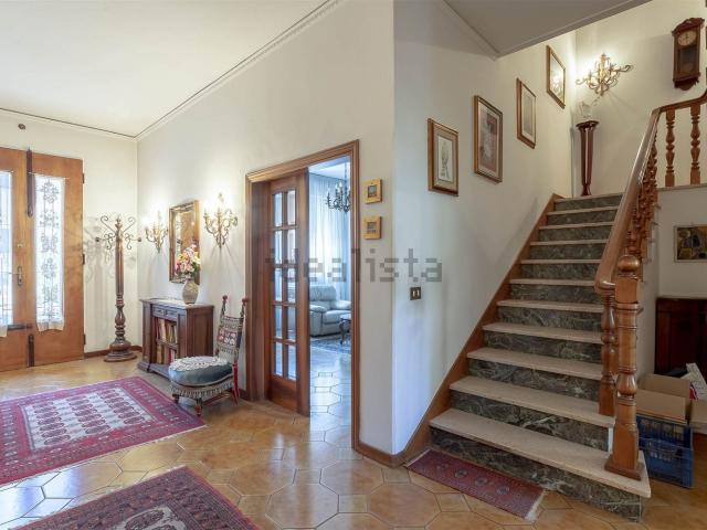 Casa in vendita a Prato, Centro Direzionale