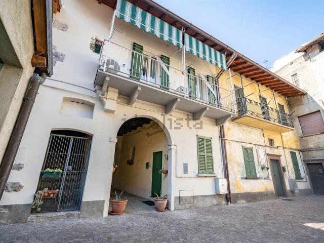 Casa in vendita a Olginate, Lombardia