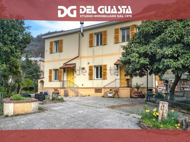 Casa in vendita a Media Val Bisagno, Serra Riccò