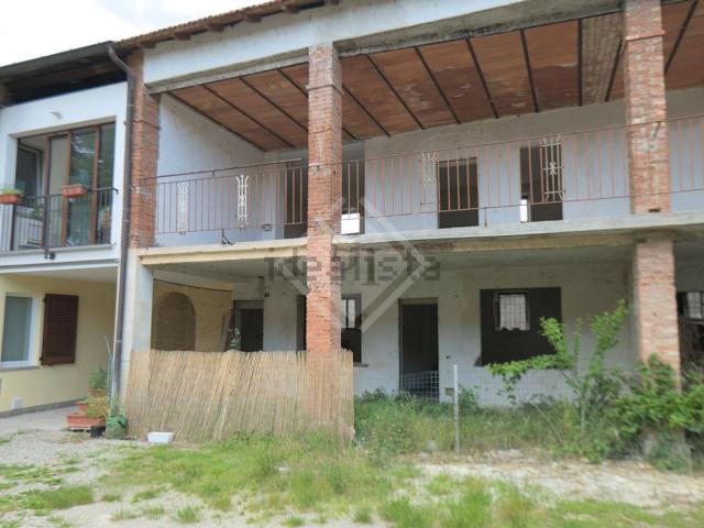 Casa in vendita a Biandronno, Lombardia