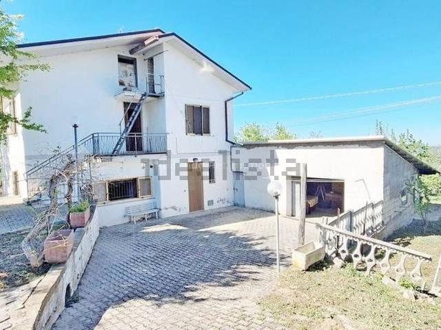 Casa in vendita a Montebello Di Bertona, Abruzzo