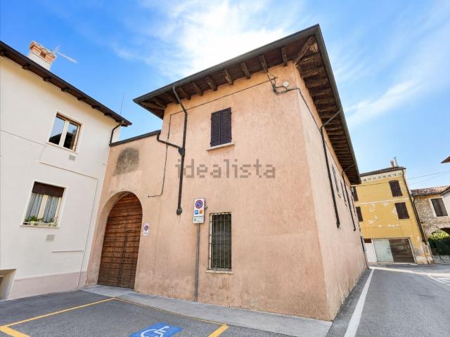 Casa in vendita a Lonato, Lombardia